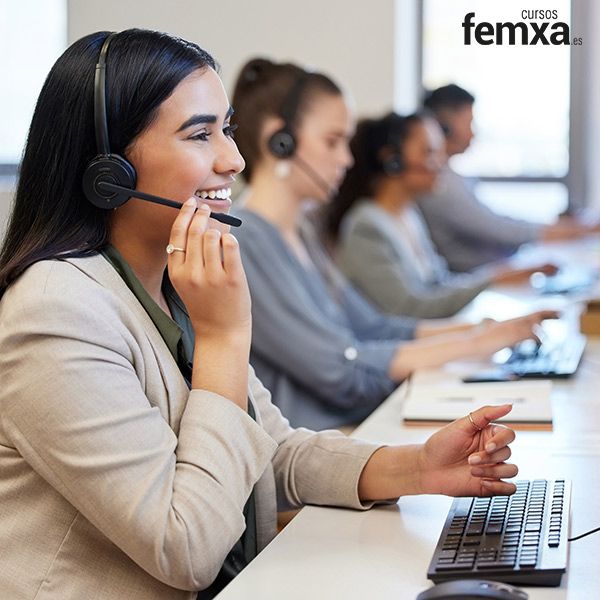 Todo sobre el trabajo en un call center: qué es, para qué sirve y cómo empezar